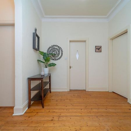 Large City Corner Apartment 爱丁堡 外观 照片