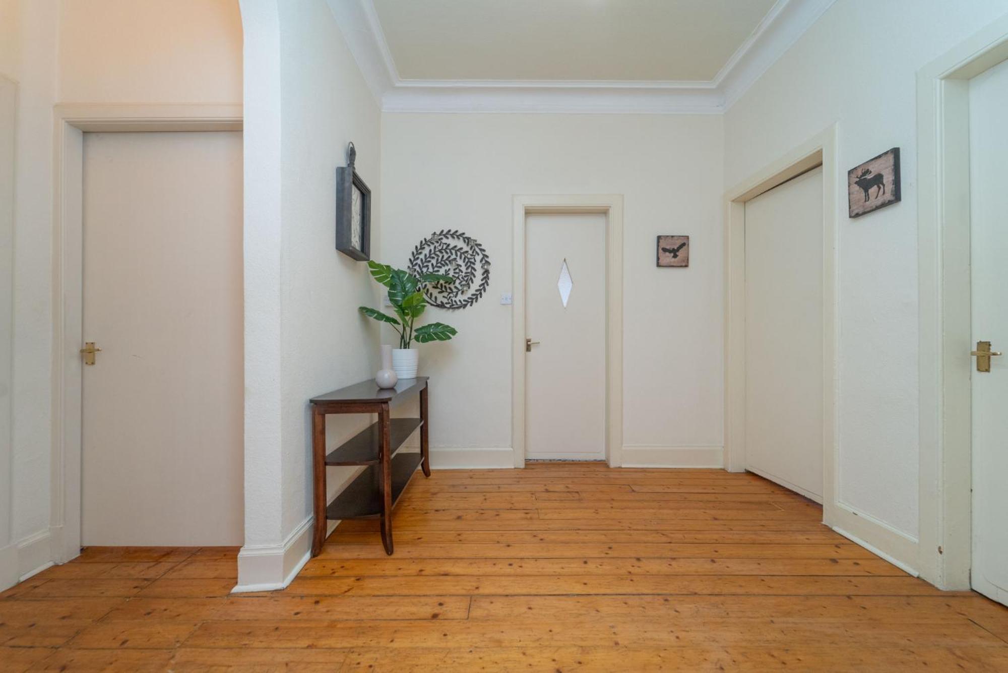 Large City Corner Apartment 爱丁堡 外观 照片